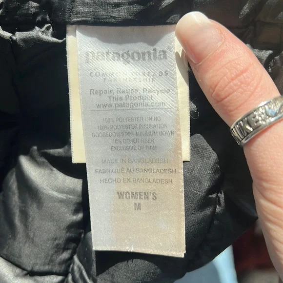 PATAGONIA HOODED PUFFER (WOMENS)